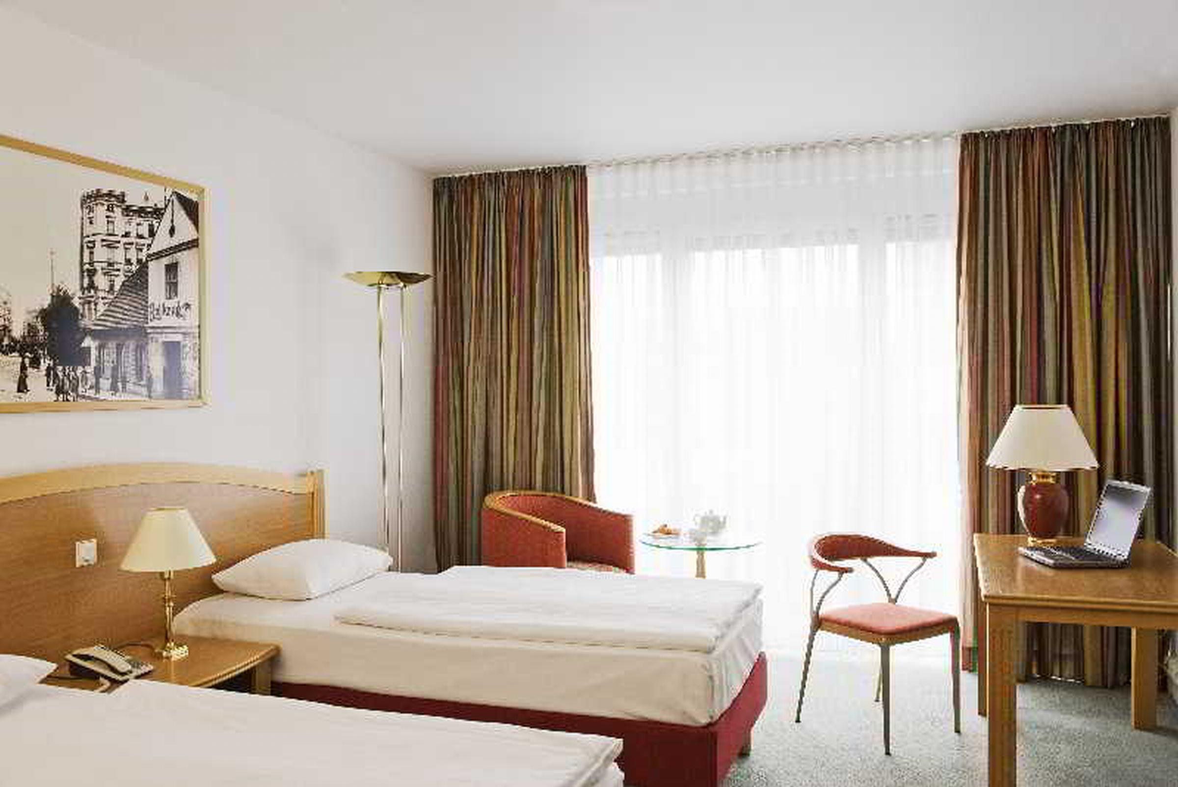 Mercure Hotel Berlin Tempelhof Esterno foto