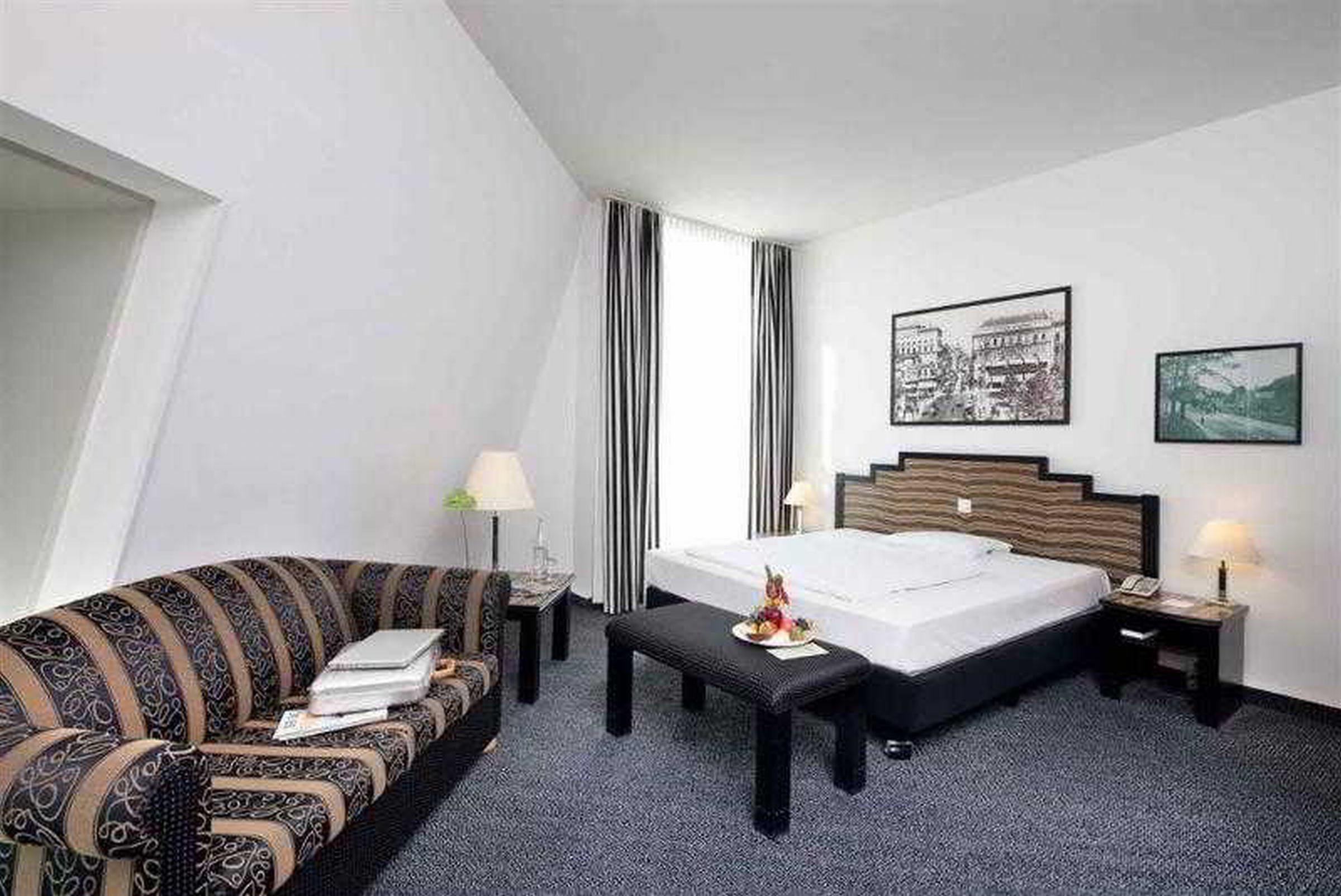 Mercure Hotel Berlin Tempelhof Esterno foto