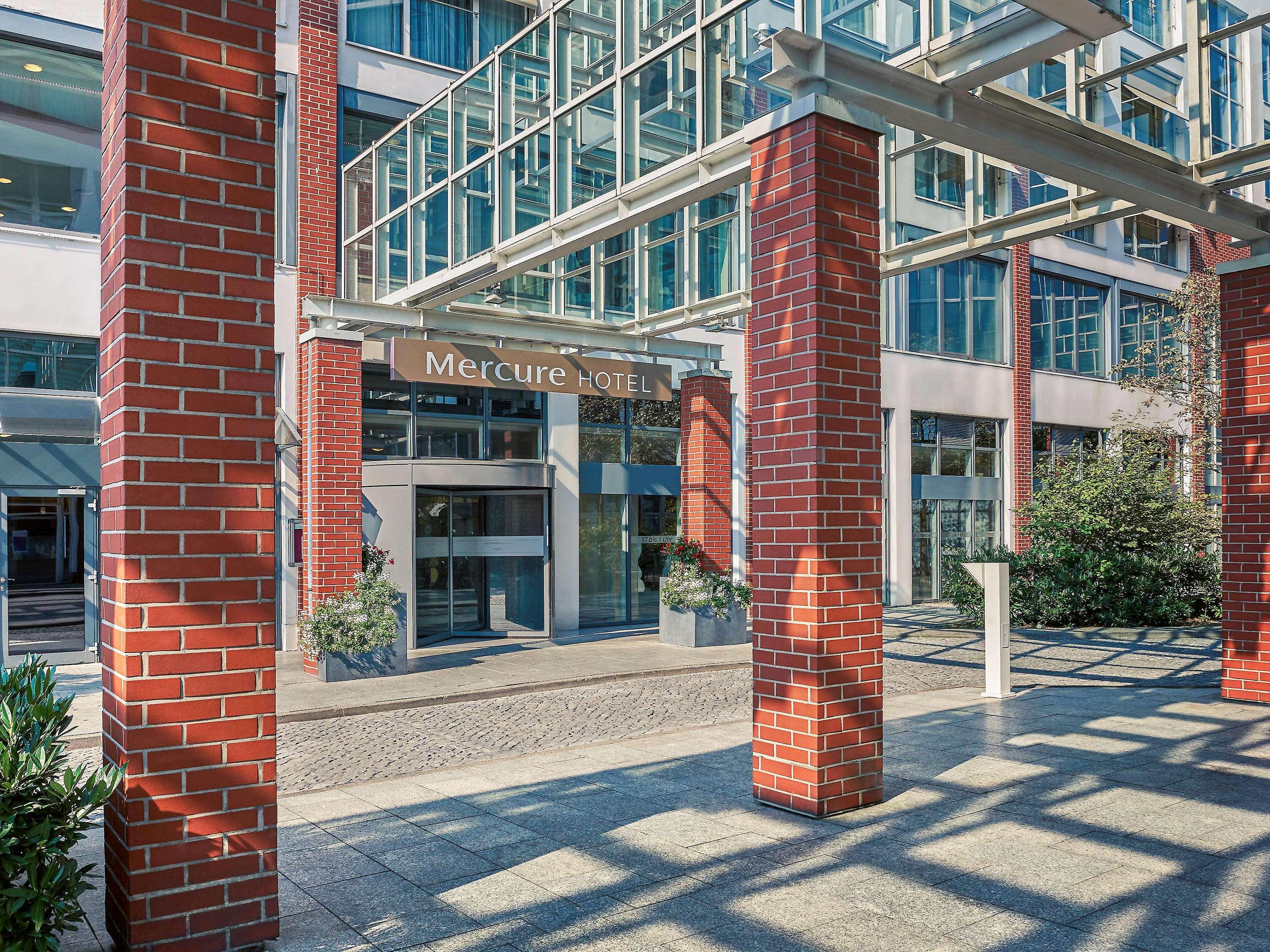 Mercure Hotel Berlin Tempelhof Esterno foto