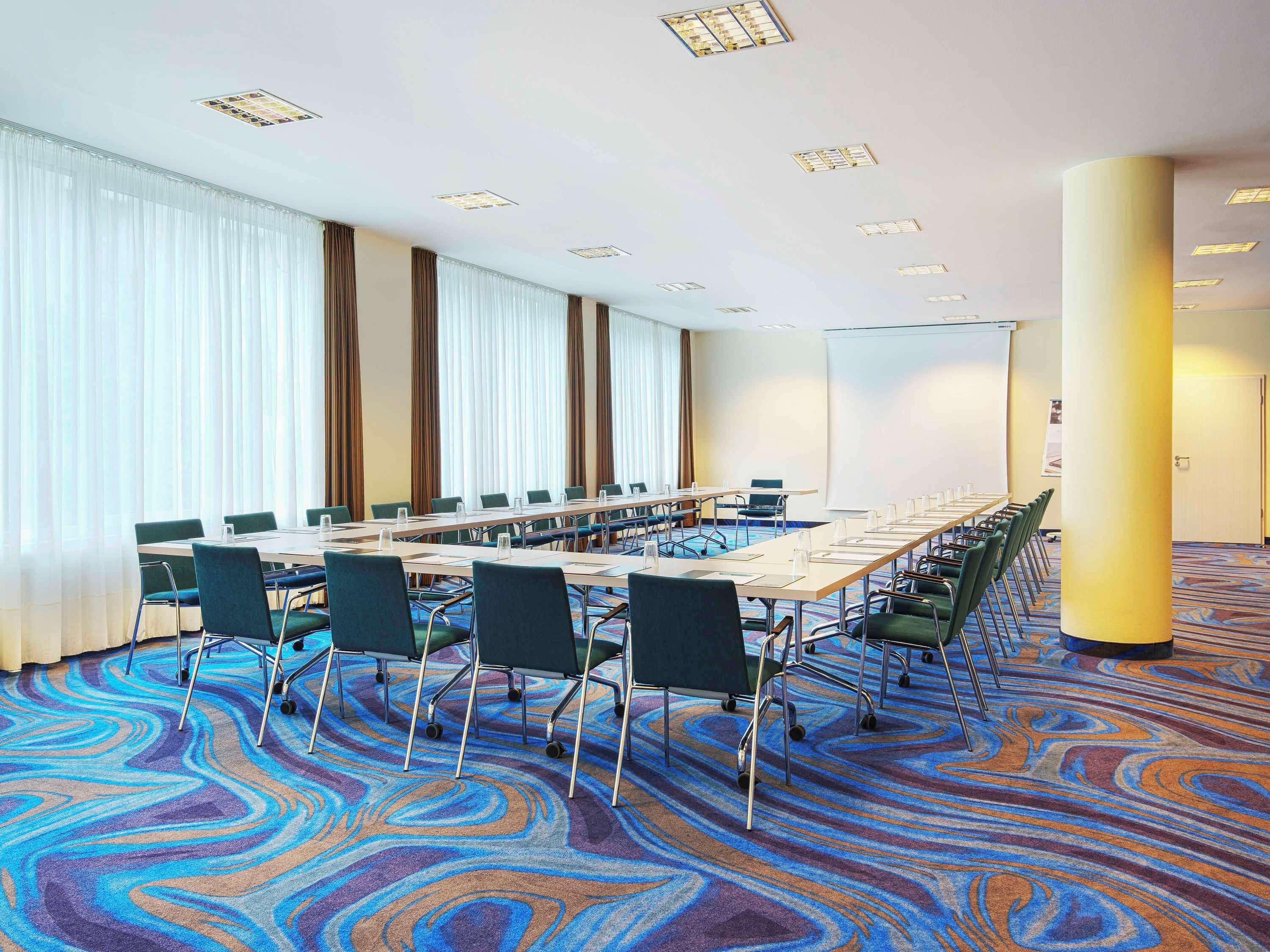 Mercure Hotel Berlin Tempelhof Esterno foto