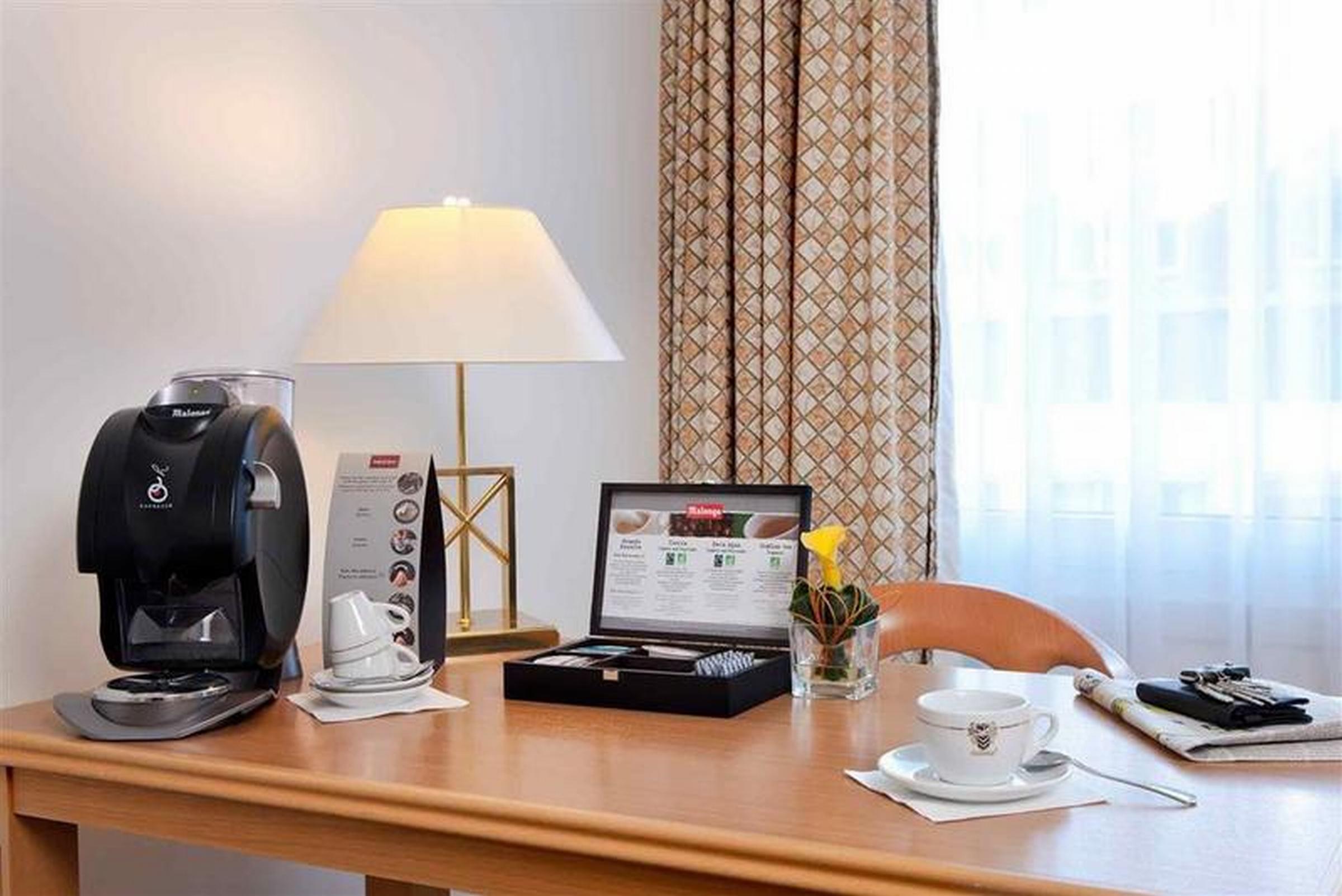 Mercure Hotel Berlin Tempelhof Esterno foto