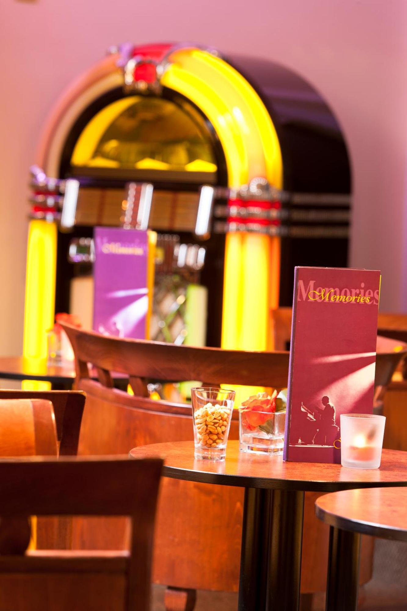 Mercure Hotel Berlin Tempelhof Esterno foto