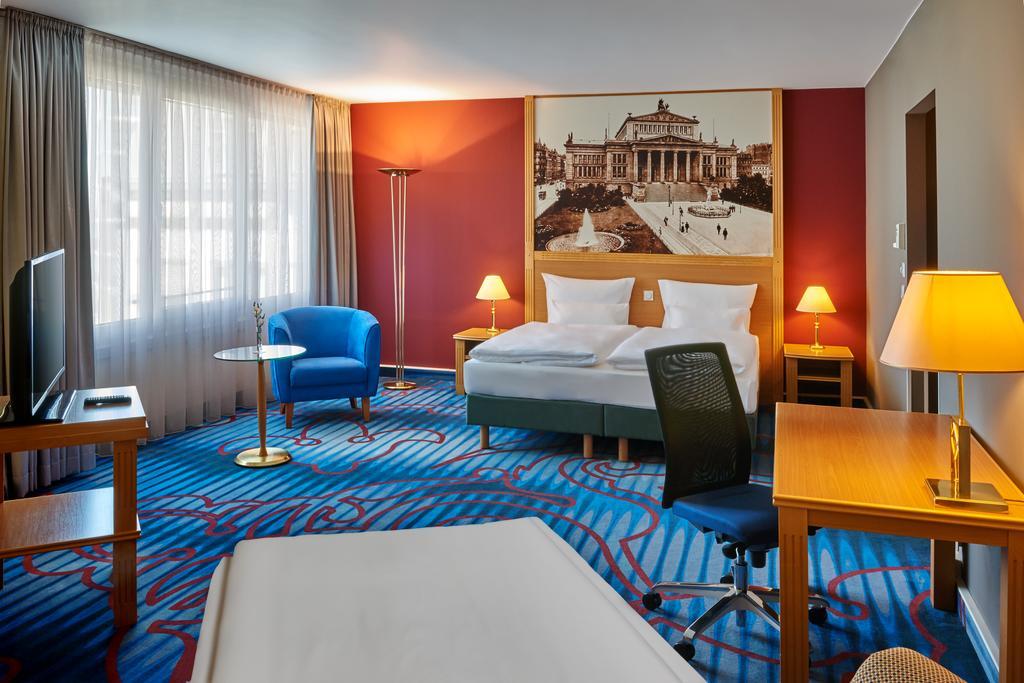 Mercure Hotel Berlin Tempelhof Esterno foto