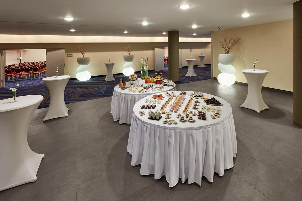Mercure Hotel Berlin Tempelhof Esterno foto